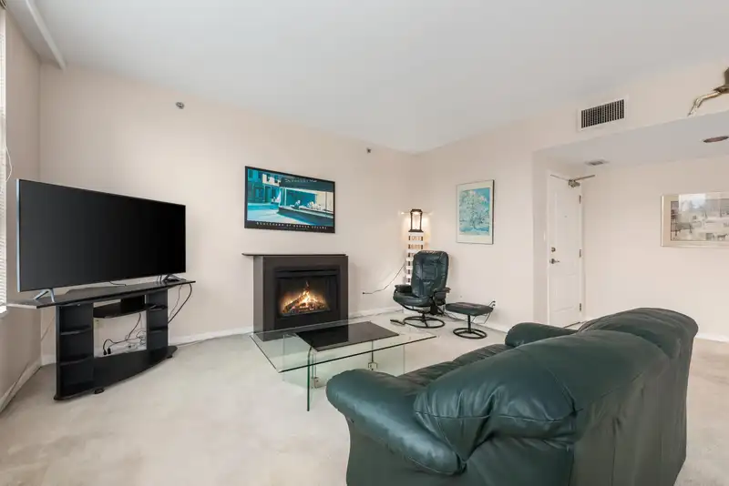 201 1788 W GEORGIA STREET - photo 2 of 40