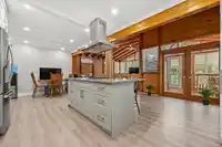 7983 SUNCREST DRIVE - thumbnail 4