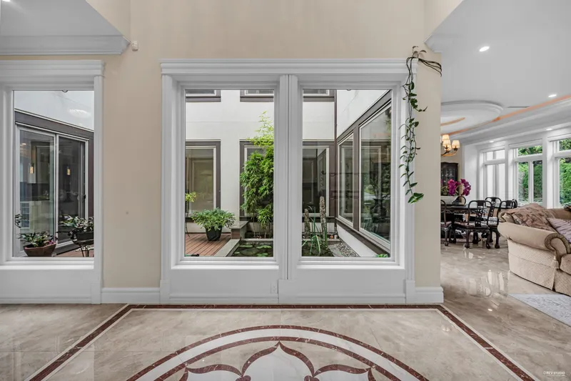 3601 LYNNDALE CRESCENT - photo 2 of 25