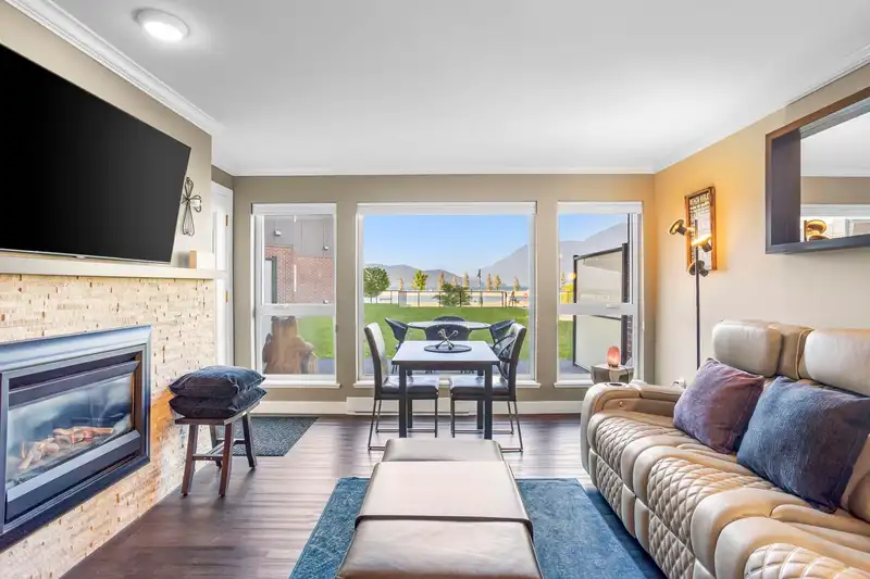 115 378 ESPLANADE AVENUE - photo 1 of 33