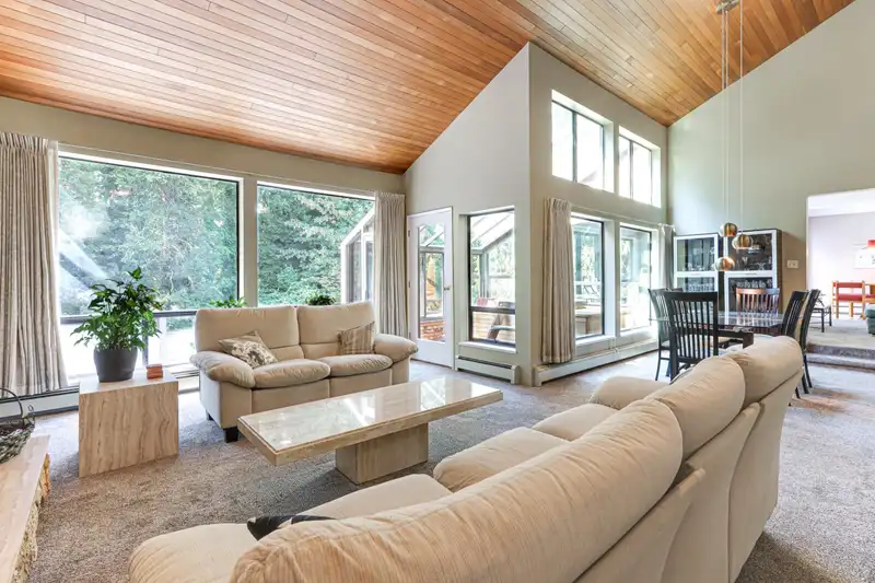 7873 WOODHURST DRIVE - photo 4 of 40