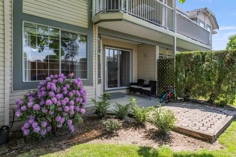 3 5760 174 STREET - photo 4 of 33