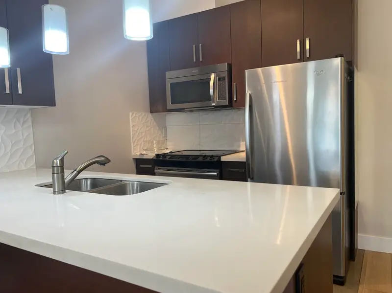 305 5288 BERESFORD STREET - photo 4 of 11