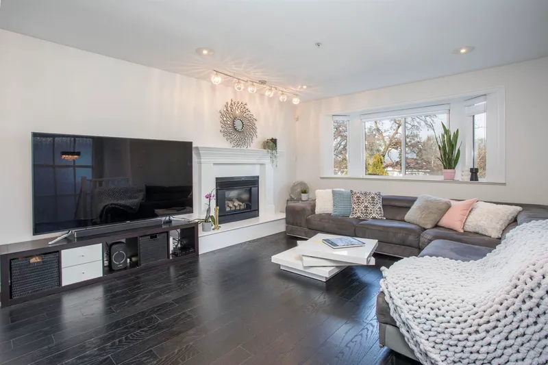 1278 E 13TH AVENUE - photo 4 of 25