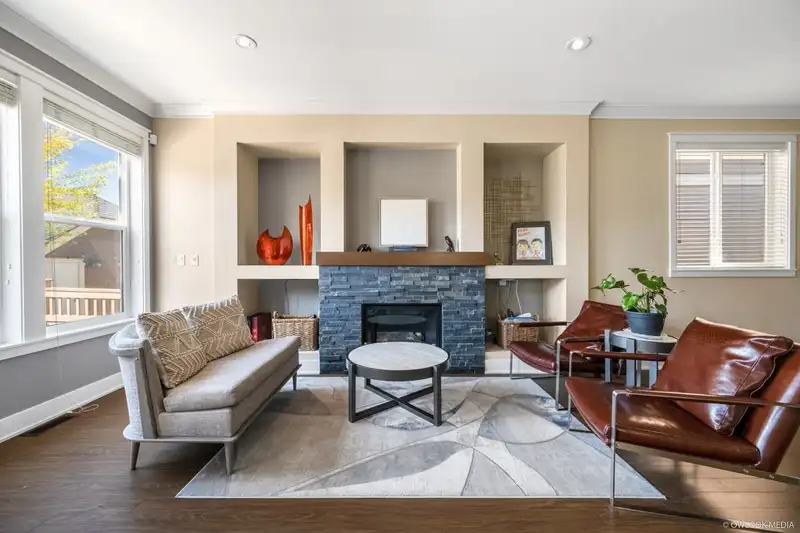 253 173 STREET - photo 4 of 30