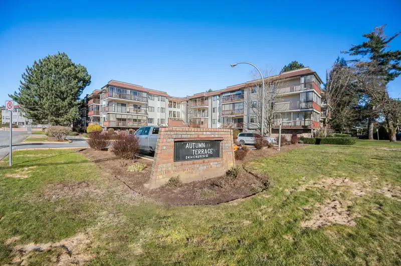 211 2414 CHURCH STREET - photo 2 of 30