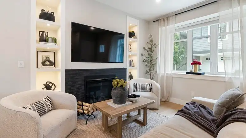 16 34121 GEORGE FERGUSON WAY - photo 3 of 36