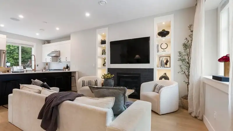 16 34121 GEORGE FERGUSON WAY - photo 4 of 36