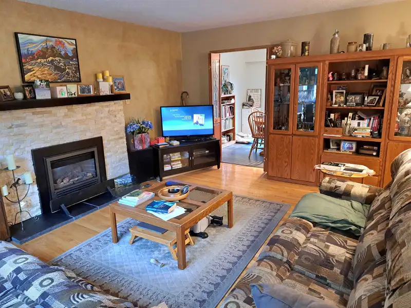 8566 144 STREET - photo 3 of 40
