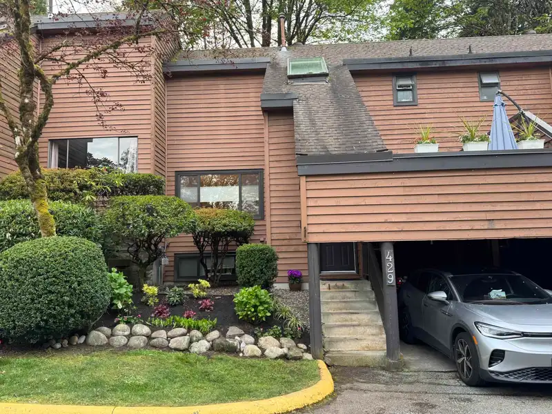 429 CAMBRIDGE WAY - photo 4 of 40