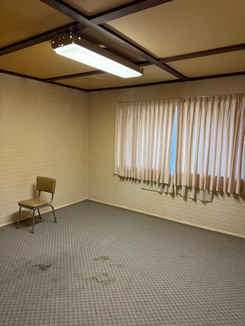 6738 128B STREET - photo 2 of 25