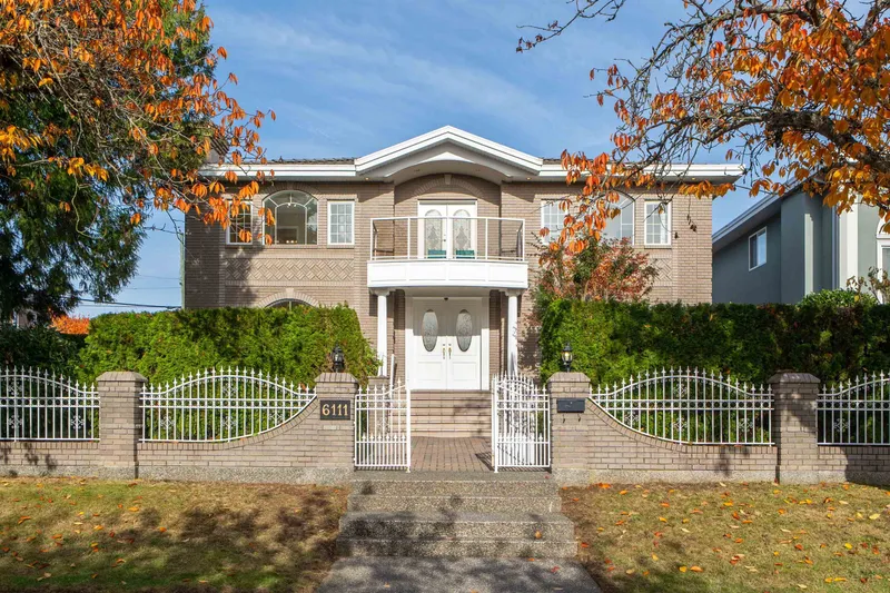 6111 KITCHENER STREET - photo 2 of 25