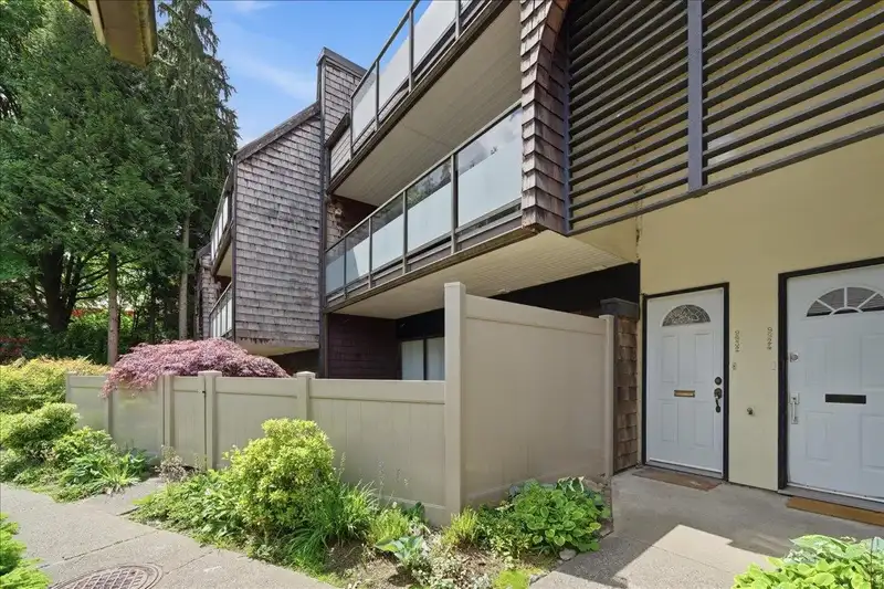 9932 MILLBURN COURT - photo 2 of 35