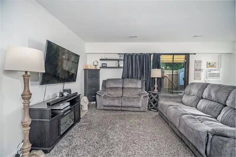 7 20370 53 AVENUE - photo 3 of 34