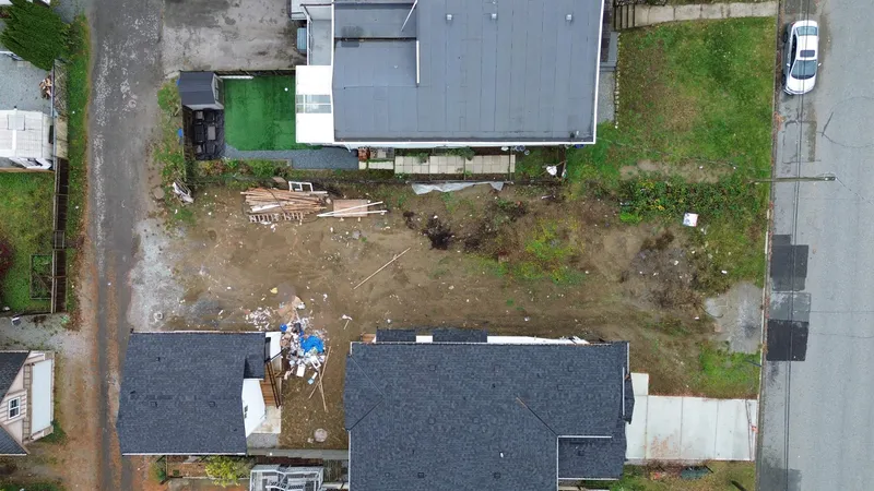 32862 3RD AVENUE - photo 1 of 3