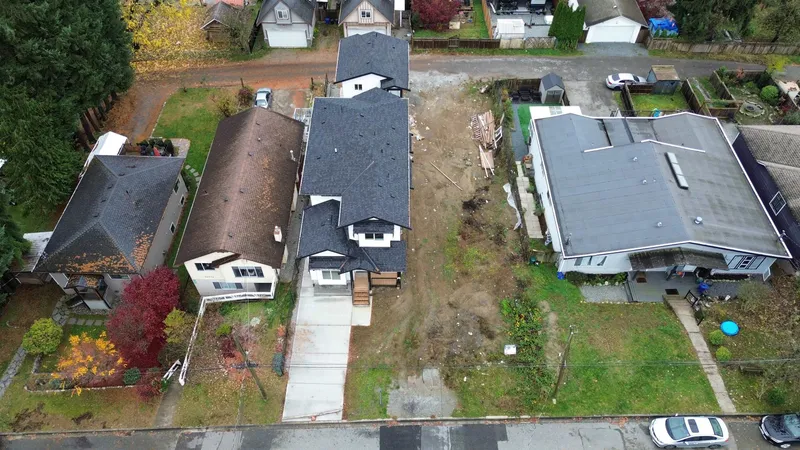 32862 3RD AVENUE - photo 2 of 3