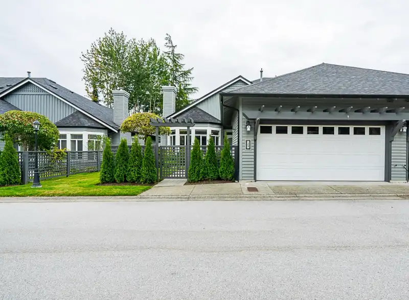 29 14909 32 AVENUE - photo 1 of 24