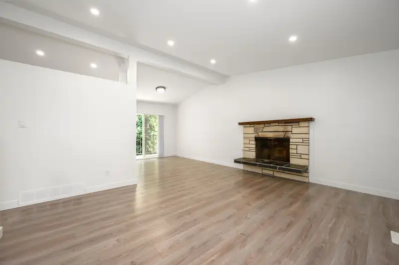 2751 MT SEYMOUR PARKWAY - photo 4 of 40