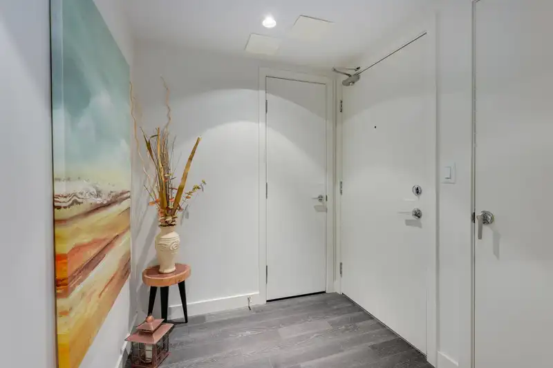 708 7468 LANSDOWNE ROAD - photo 3 of 31