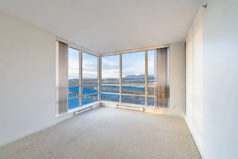 808 3333 CORVETTE WAY - photo 4 of 7