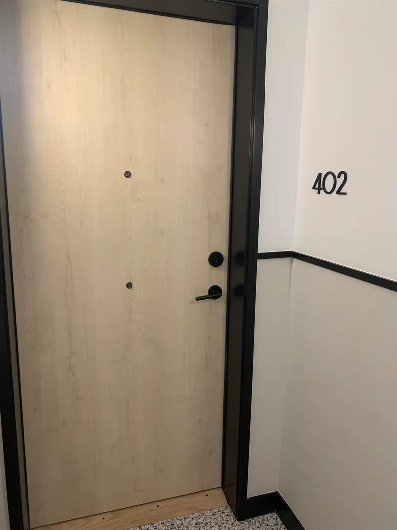 402 2471 ST. GEORGE STREET - photo 3 of 17