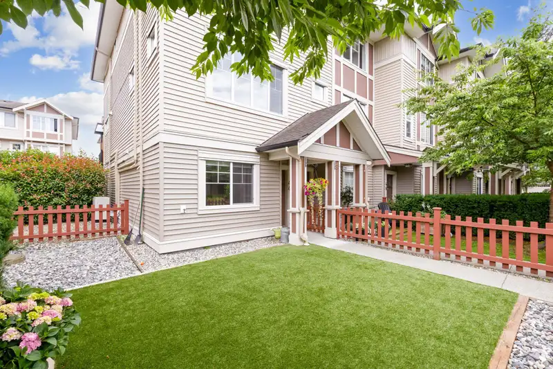 44 10151 240 STREET - photo 4 of 27