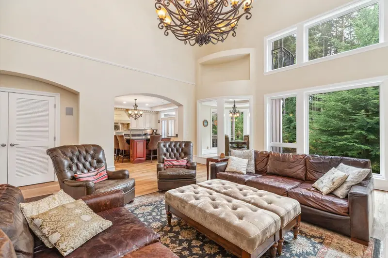 320 FORESTVIEW LANE - photo 4 of 25