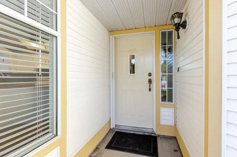 42 21138 88 AVENUE - photo 3 of 35