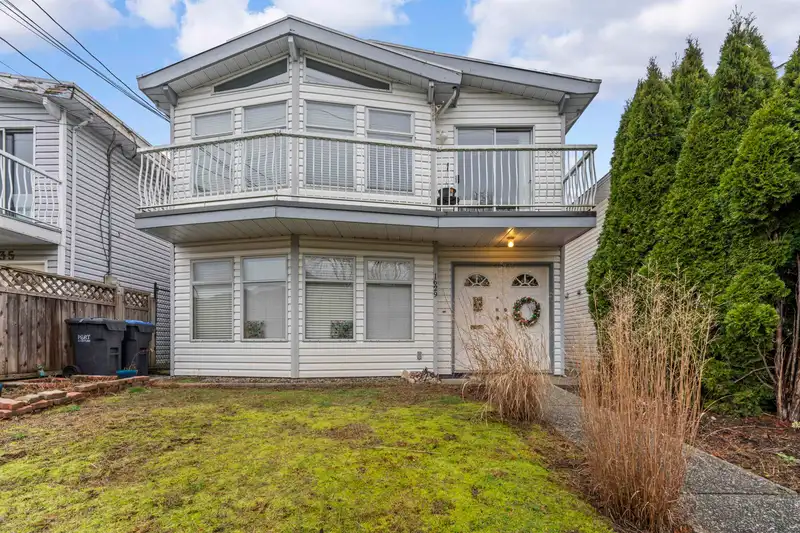 1629 PRAIRIE AVENUE - photo 1 of 37