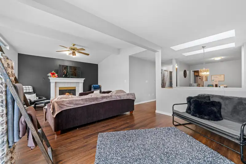 1629 PRAIRIE AVENUE - photo 4 of 37