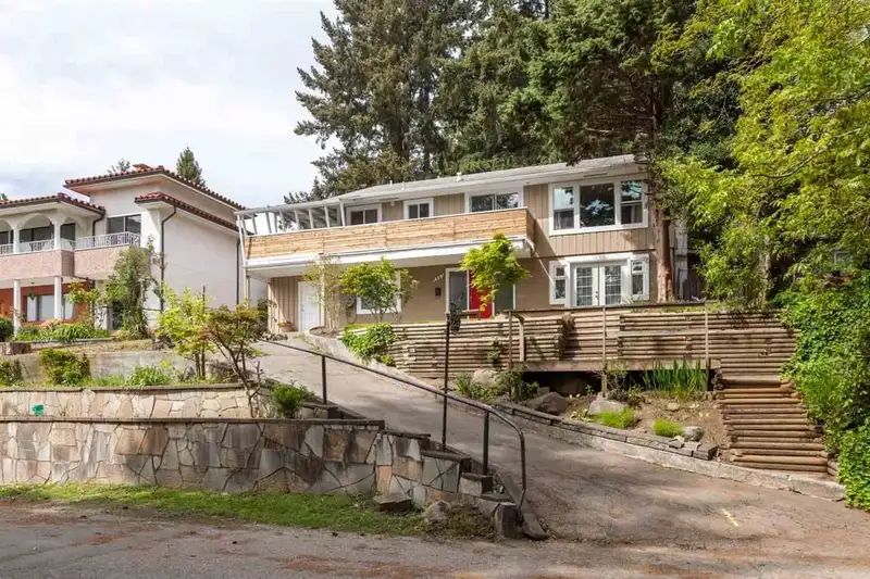 5565 ELEANOR STREET - photo 1 of 7