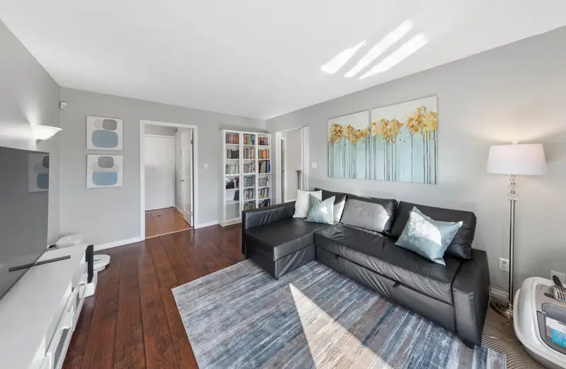 15440 95A AVENUE - photo 3 of 25