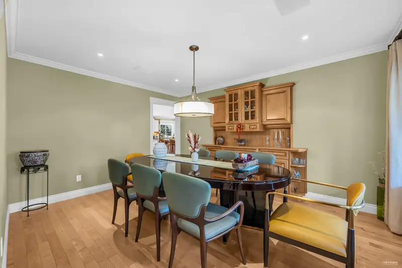 17377 28A AVENUE - photo 2 of 25