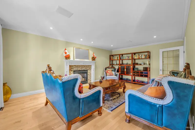 17377 28A AVENUE - photo 4 of 25