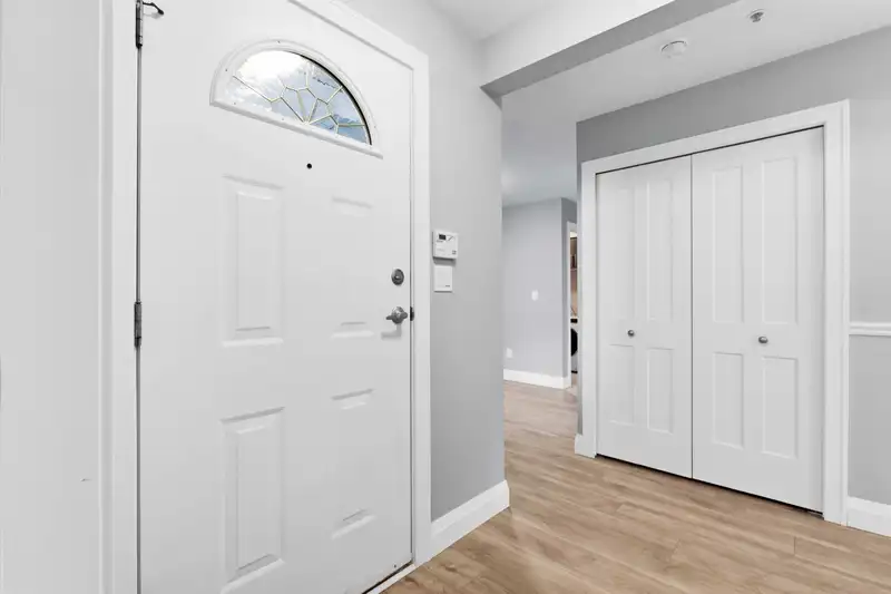 8 19160 119 AVENUE - photo 4 of 34