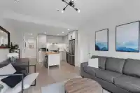 301 3018 ST GEORGE STREET - thumbnail 1