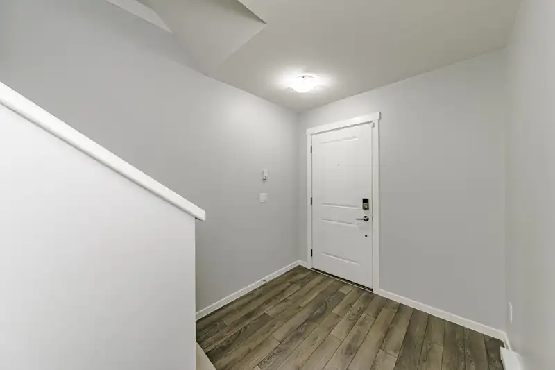 19 15340 GUILDFORD DRIVE - photo 4 of 39