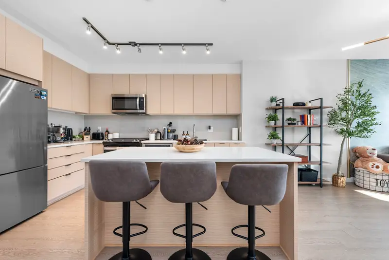 B303 8150 207 STREET - photo 1 of 25