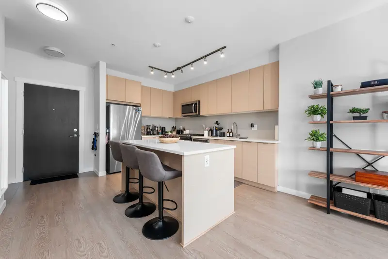 B303 8150 207 STREET - photo 4 of 25