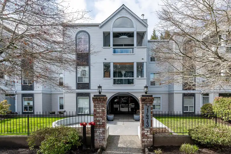 301 1473 BLACKWOOD STREET - photo 1 of 33