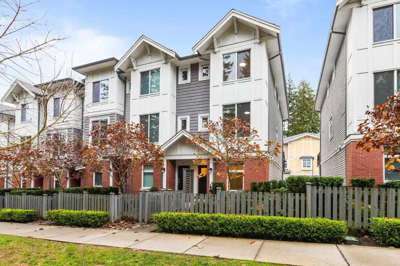 6 9718 161A STREET - photo 2 of 40
