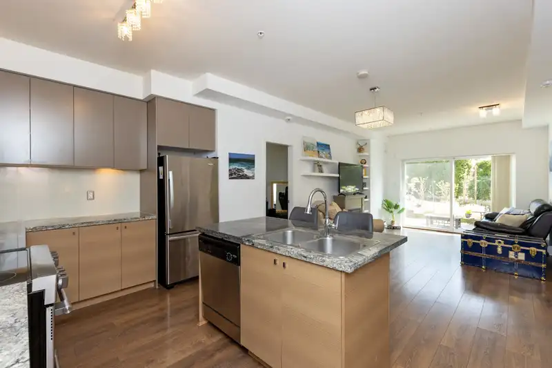 104 6420 194 STREET - photo 4 of 37