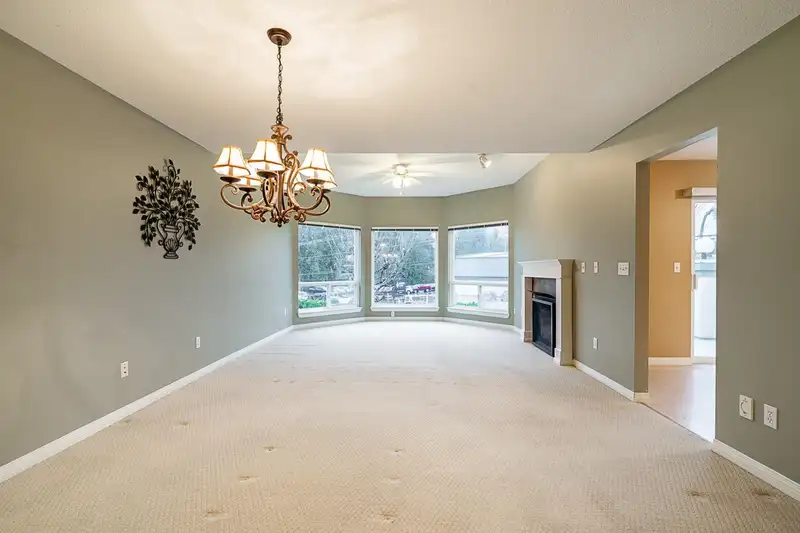 22 32777 CHILCOTIN DRIVE - photo 2 of 28