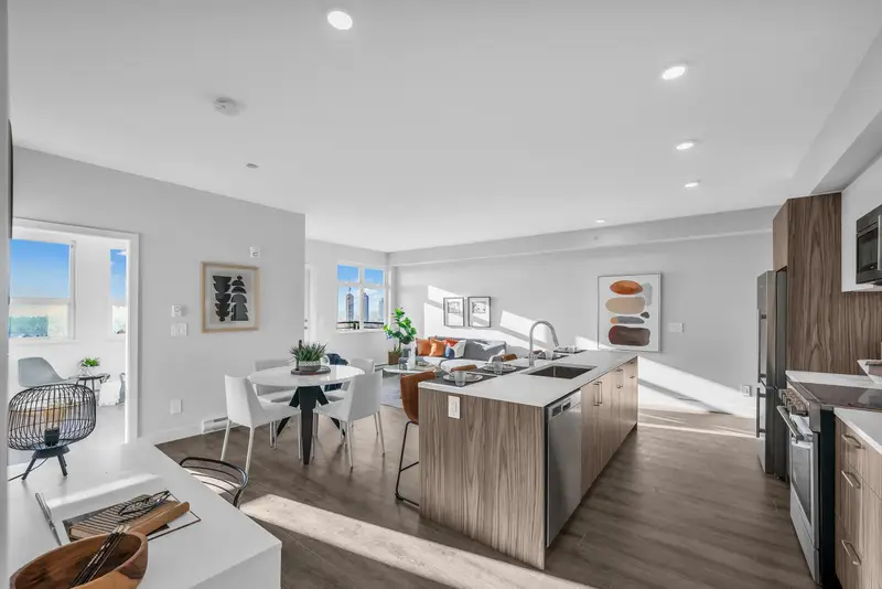 404 5535 HASTINGS STREET - photo 3 of 25