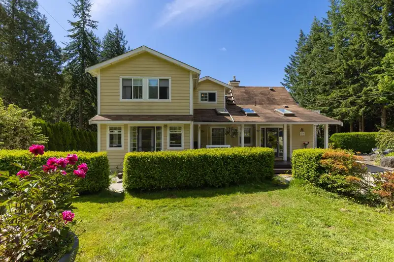 1266 REED ROAD - photo 3 of 34