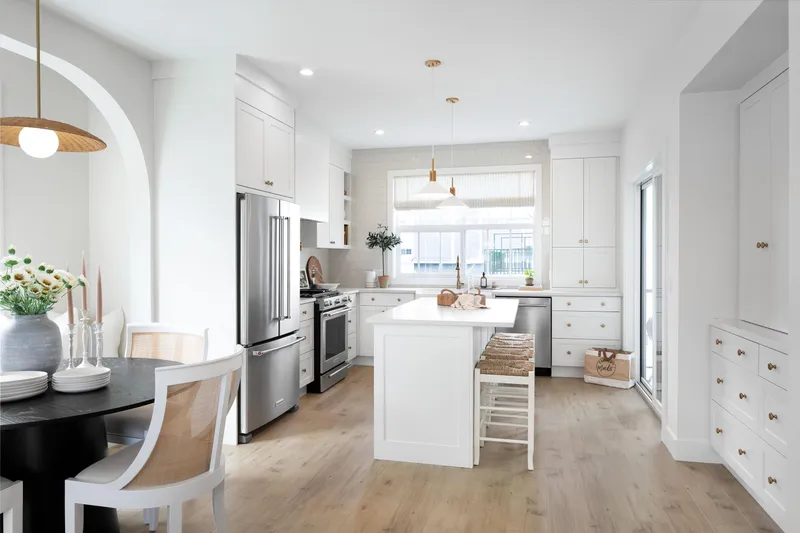 5 20329 80 AVENUE - photo 2 of 11