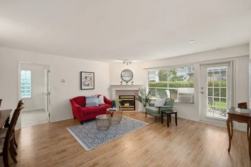 103 15290 18 AVENUE - photo 4 of 37