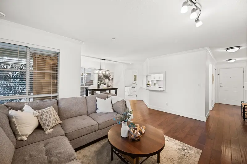 304 20110 MICHAUD CRESCENT - photo 2 of 25