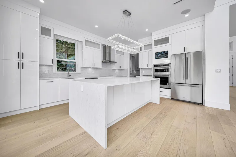 5468 184 STREET - photo 4 of 22