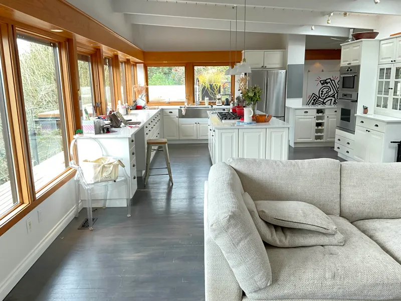 6080 EAGLERIDGE DRIVE - photo 2 of 16